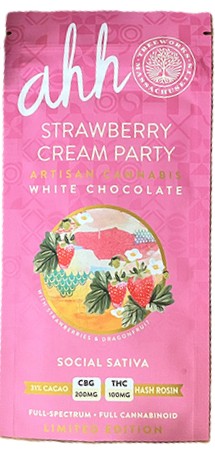 STRAWBERRY CREAM PARTY | 100MG WHITE CHOCOLATE BAR