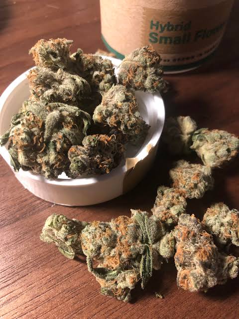 Greenline: SILVER SUNRISE - S/HYBRID - FLOWER - 3.5 G