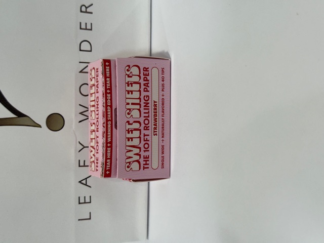 Sweet Sheets | Strawberry | 10FT Rolling Paper