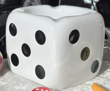 ASHTRAY | DICE