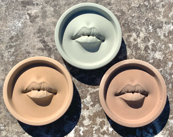 CONCRETE INCENSE HOLDER/BURNER | LIPS