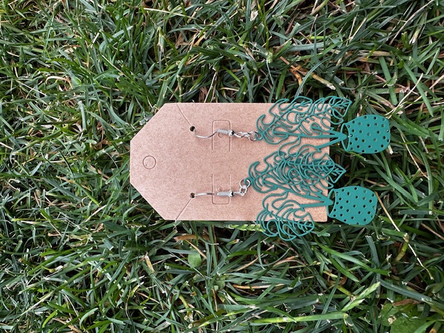 MONSTERA PLANT EARRINGS - One Size