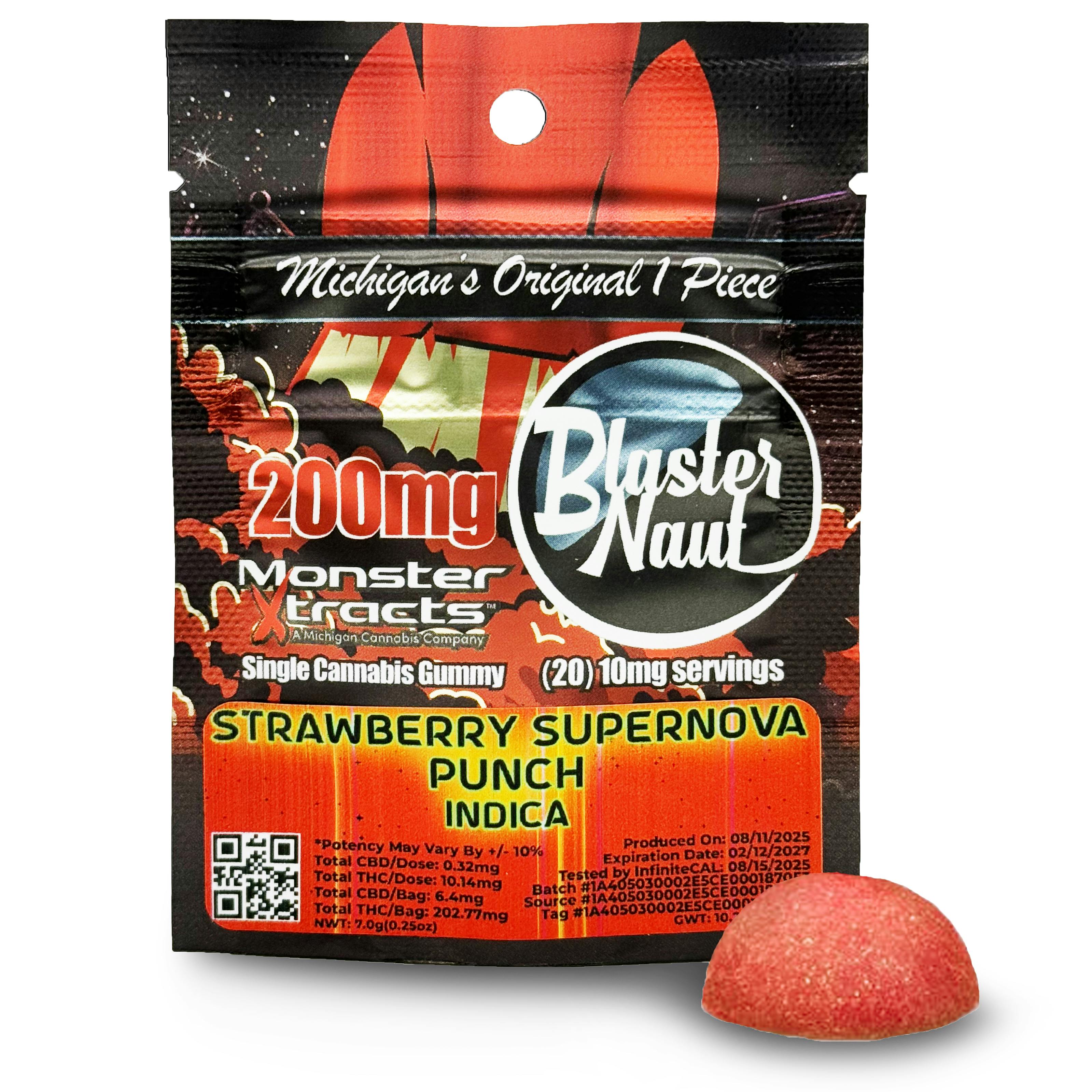 MONSTER XTRACTS Strawberry Supernova Punch Blaster Naut (1-Pack