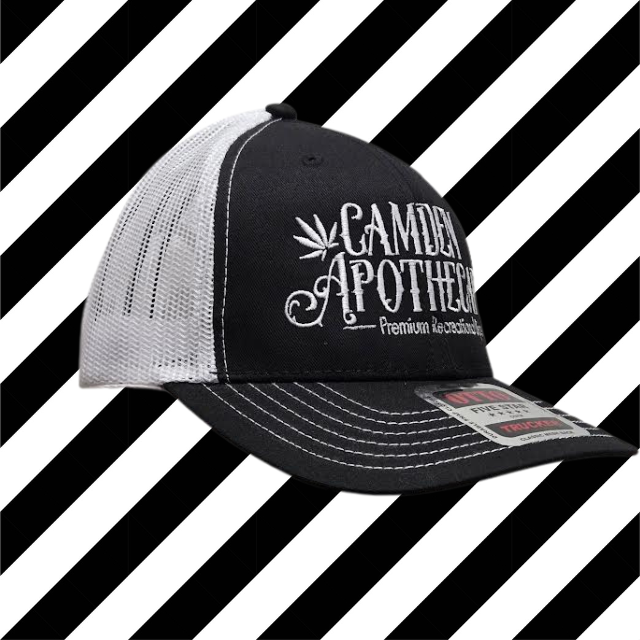 SNAPBACK | BLACK AND WHITE
