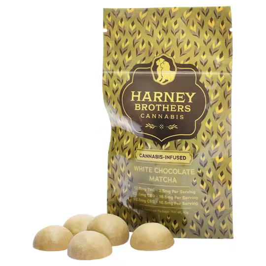 WHITE CHOCOLATE MATCHA CHOCOLATE
